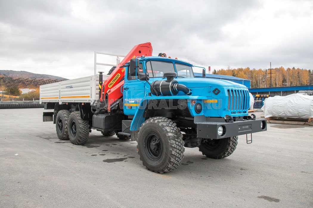 Автомобиль бортовой Урал 4320-60М с краном-манипулятором ИМ-150N
