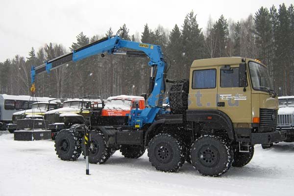 Седельный тягач Урал с ИМ-180