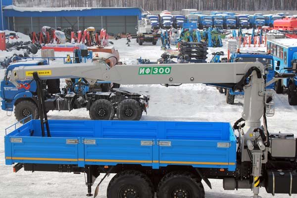 Бортовой Камаз 43118-46 с КМУ ИФ-300С