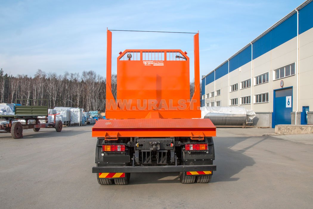Лесовозный тягач МАЗ 650149-450
