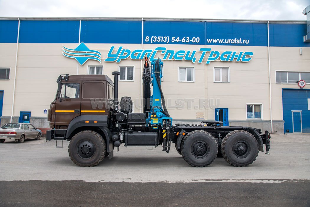 Седельный тягач Урал 44202-82М с КМУ ИМ-240