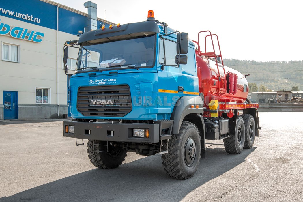 Автоцистерна вакуумная АКН-10 КО УСТ 545317 Урал 5557-80Е5 сп.м. ревизионный люк