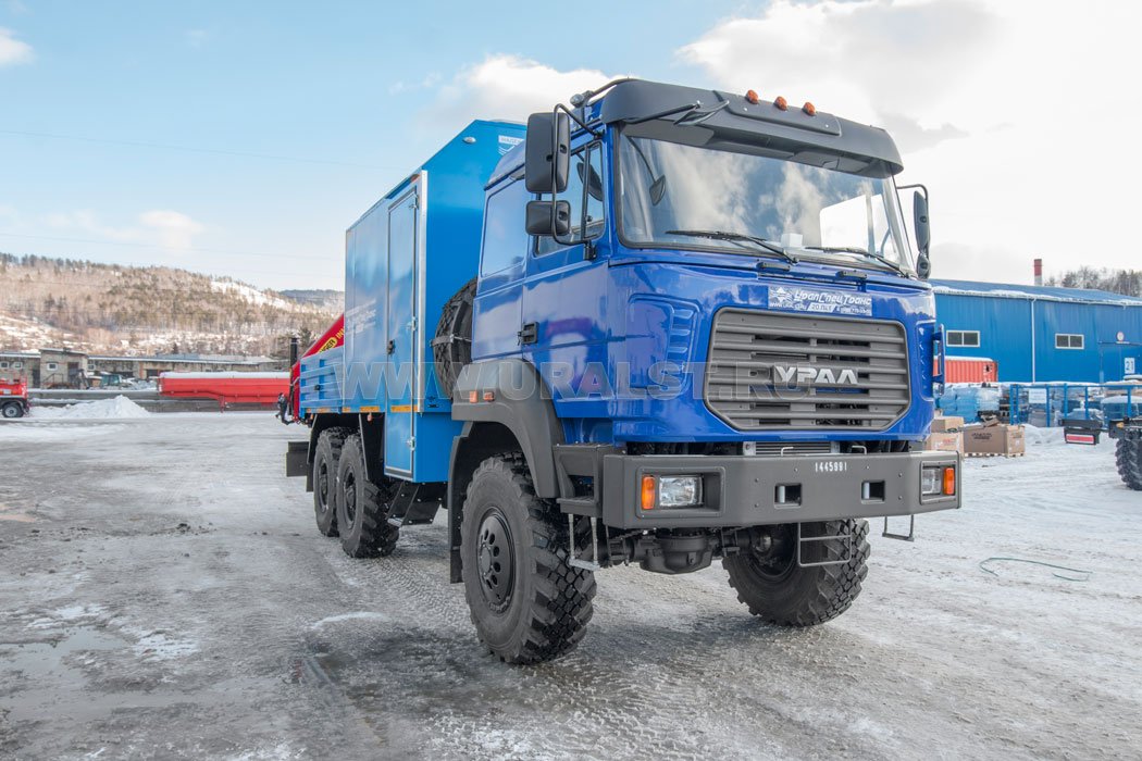 Автофургон АРОК УСТ 5453 с КМУ ИМ-150N Урал 5557-80Е5 сп.м