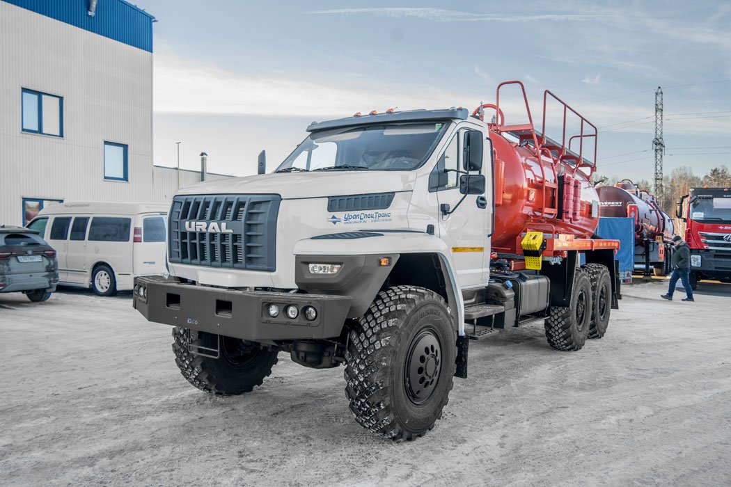 Автоцистерна вакуумная нефтепромысловая (АКН) АКН-10 КО УСТ 5453 Урал NEXT 4320-6951-72, доработка под ДОПОГ