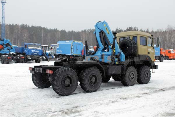 Седельный тягач Урал с ИМ-180