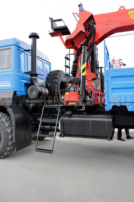 Автомобиль бортовой Урал 4320-82М с КМУ ИТ-180