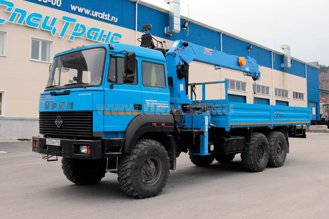 Автомобиль бортовой Урал 4320-82МА12 с КМУ DONGYANG SS1926