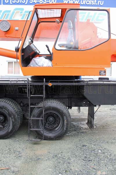 Автокран КС-55713-1К