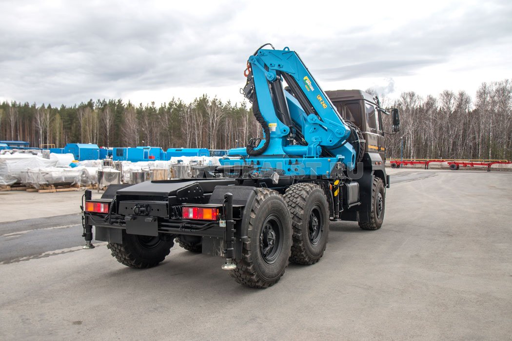 Седельный тягач Урал 44202-82М с КМУ ИМ-240