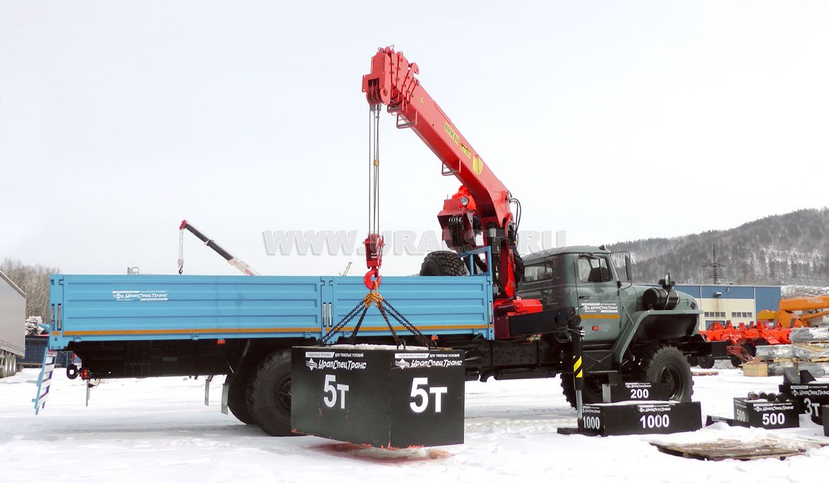 Автомобиль бортовой Урал 4320-72М с КМУ ИТ-180