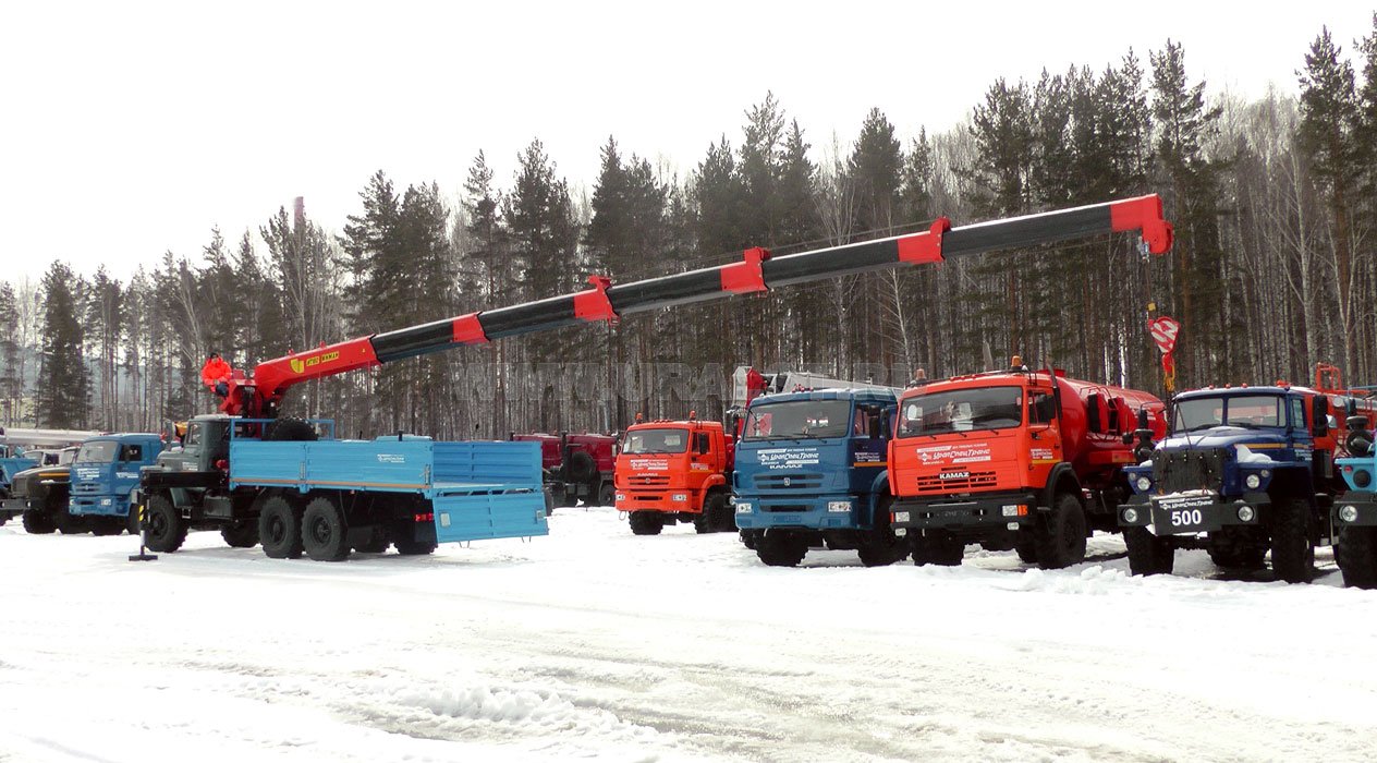 Автомобиль бортовой Урал 4320-72М с краном-манипулятором