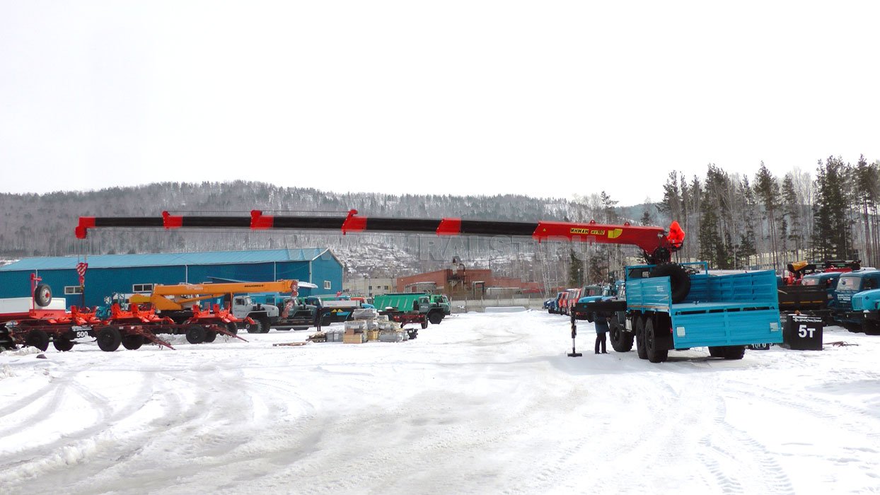 Автомобиль бортовой Урал 4320-72М с краном-манипулятором ИТ-180