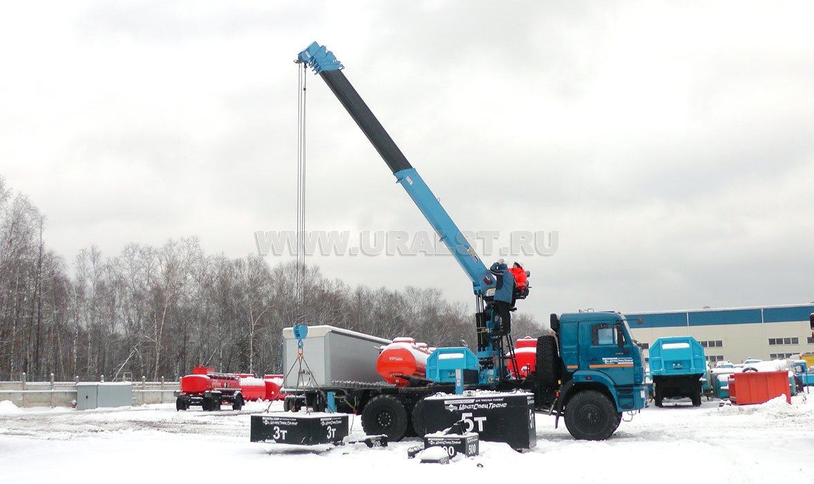 Седельный тягач Камаз с краном-манипулятором