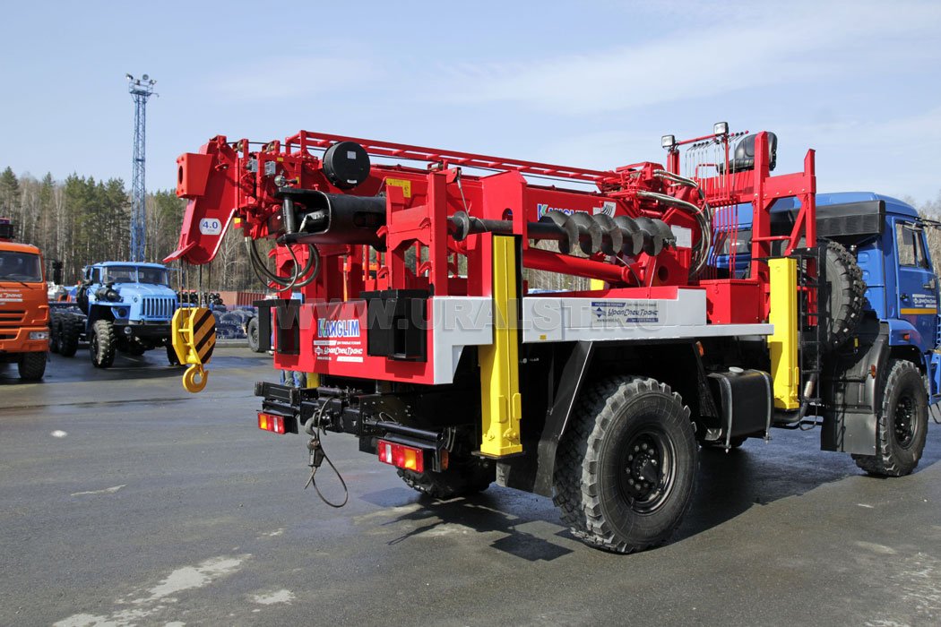 Бурильно-крановая установка с буром и КМУ Kanglim KDC 5600
