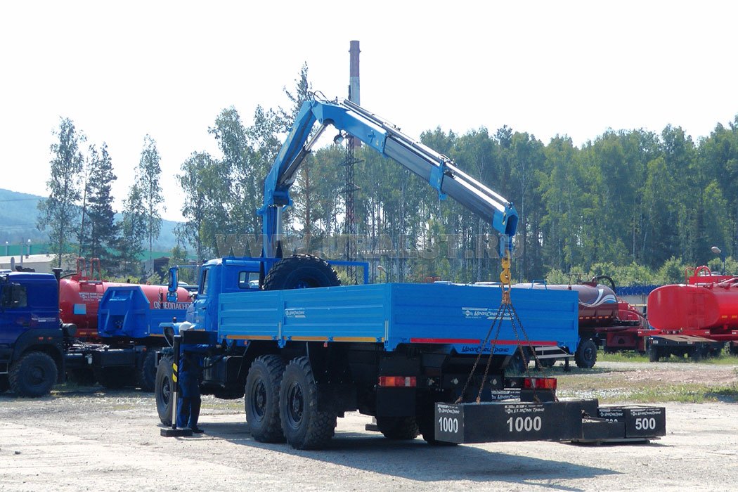 Автомобиль бортовой Урал 4320-60М с КМУ ИМ-95