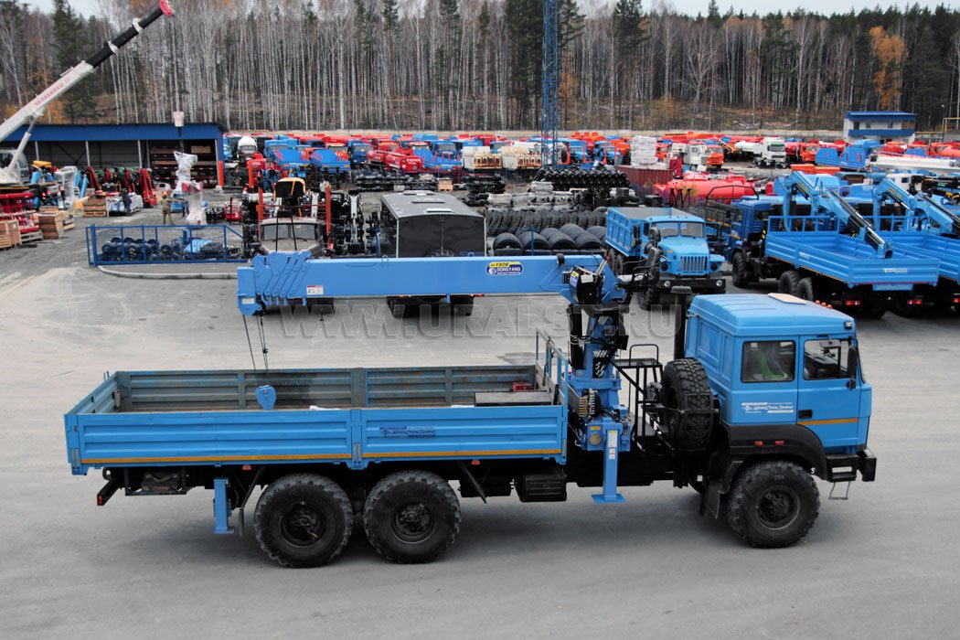 Автомобиль бортовой Урал 4320-82МА12 с КМУ DONGYANG SS1926