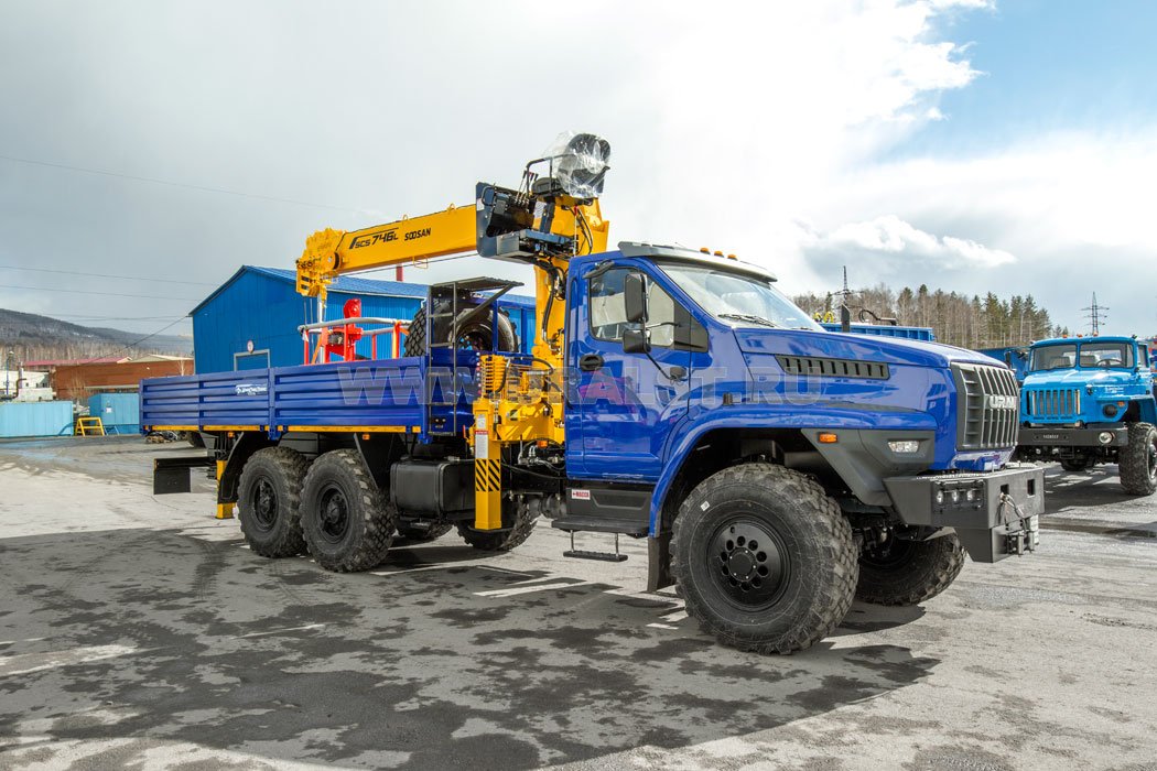 Бортовой автомобиль с КМУ SOOSAN SCS746 L УСТ 5453 Урал NEXT 4320-6951-74