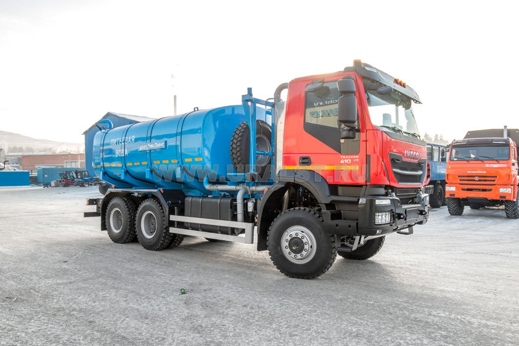Автоцистерна для питьевой воды АЦПТ-12НО нерж IVECO-AMT TRAKKER 6х6 база 3800мм