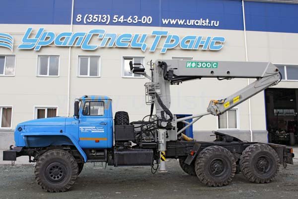 Седельный тягач с КМУ ИФ-300