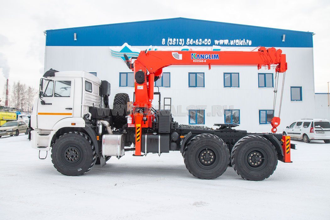 Седельный тягач Камаз 43118-50 с КМУ KS-1256G-II
