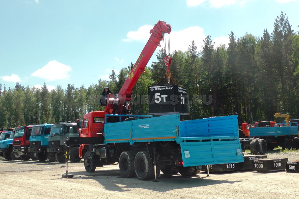 Автомобиль бортовой Камаз с КМУ ИТ-180
