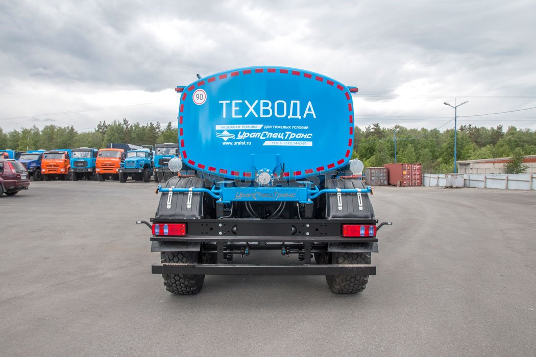 Полуприцеп-цистерна для технической воды