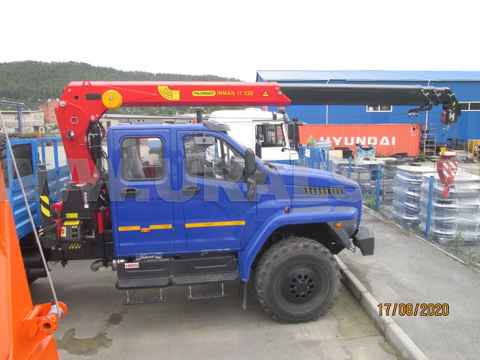 Кран-манипулятор ИТ-120 (тросовый) над кабиной