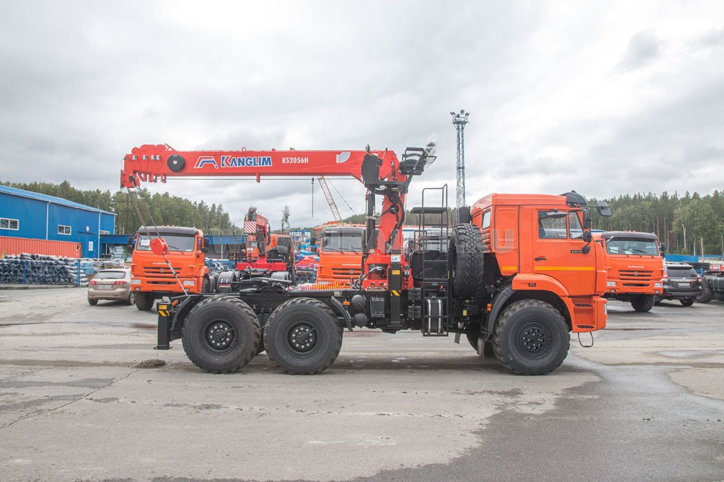 Седельный тягач с КМУ KS-2056 УСТ 5453 Камаз-43118-50 сп.м
