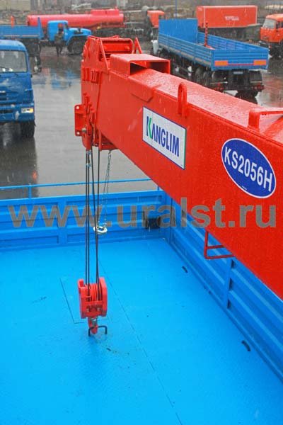 Бортовой Камаз с КМУ Kanglim KS-2056
