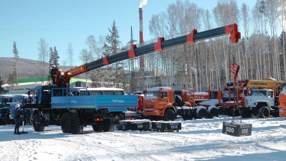 Автомобиль бортовой Камаз 43118 с КМУ ИТ-150