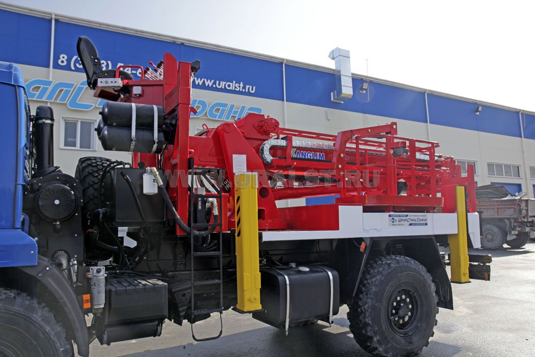 Бурильно-крановая установка с буром и КМУ Kanglim KDC 5600