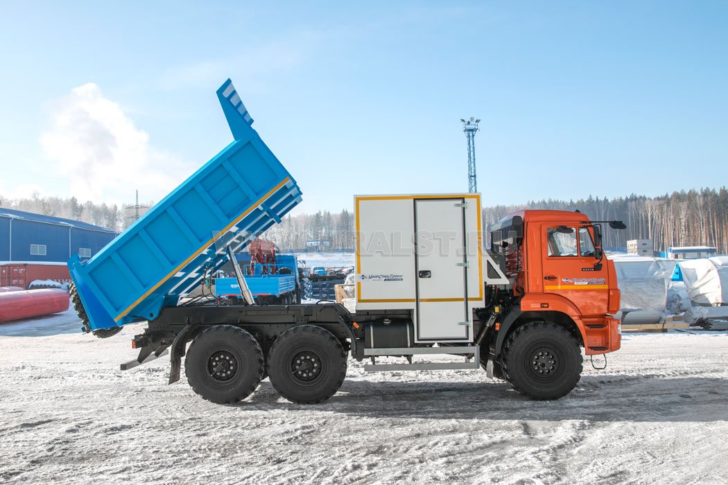 Самосвальный автомобиль Камаз 43118-46 УСТ-5453 с кузовом-фургоном