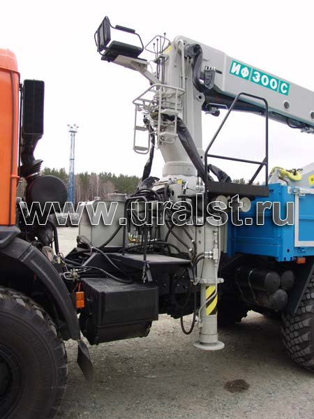 бортовой камаз с кму ИФ 300