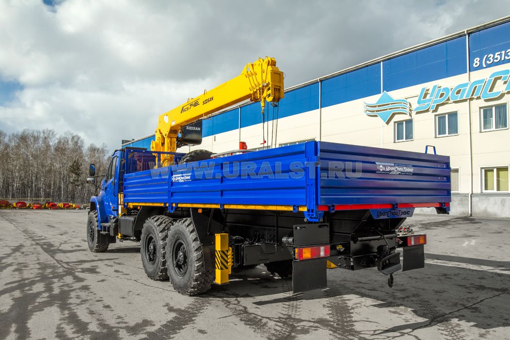Бортовой автомобиль с КМУ SOOSAN SCS746 L УСТ 5453 Урал NEXT 4320-6951-74