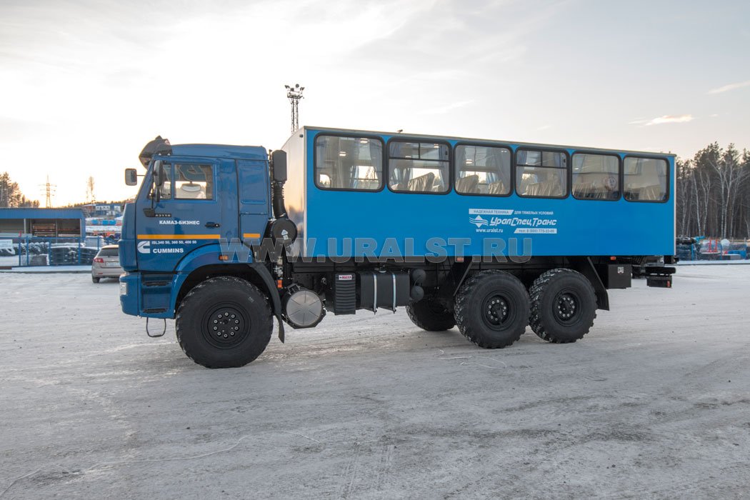 Автобус вахтовый 28+2 комфорт УСТ 54535P Камаз 43118-RR, сп.м