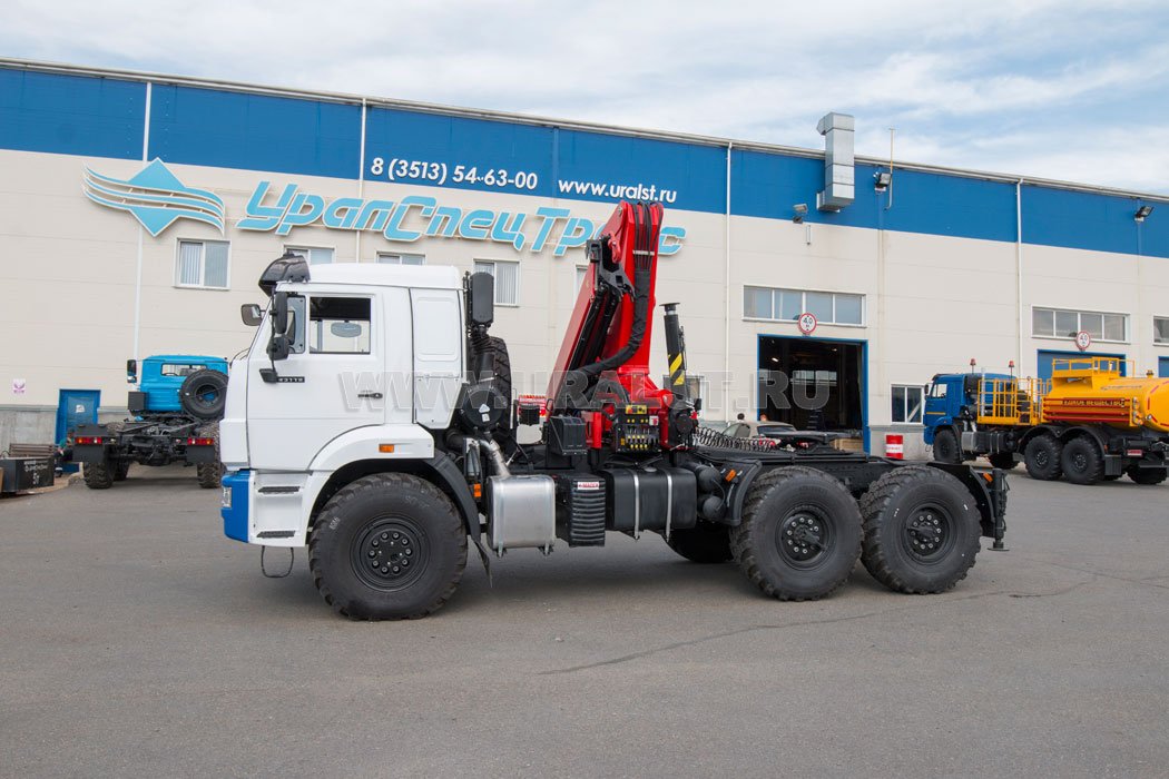 Седельный тягач с КМУ ИМ-320 УСТ 5453 Камаз 43118 сп.м.