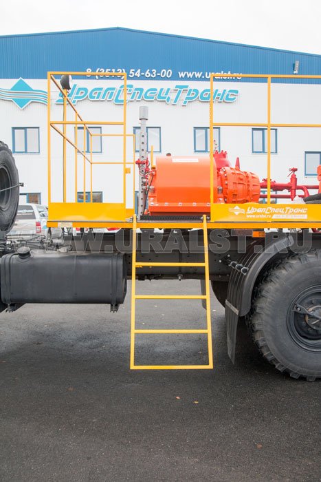 Агрегат цементировочный АЦ-32 на Урал 4320-80Е5