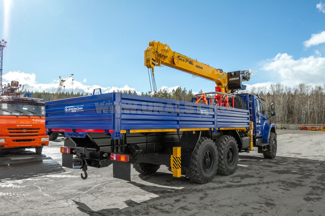 Бортовой автомобиль с КМУ SOOSAN SCS746 L УСТ 5453 Урал NEXT 4320-6951-74