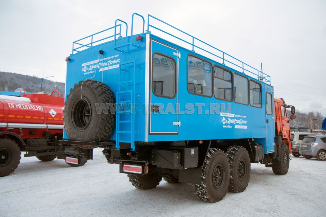 Вахтовый автобус УСТ-5453 28 места на шасси Камаз 43118-50