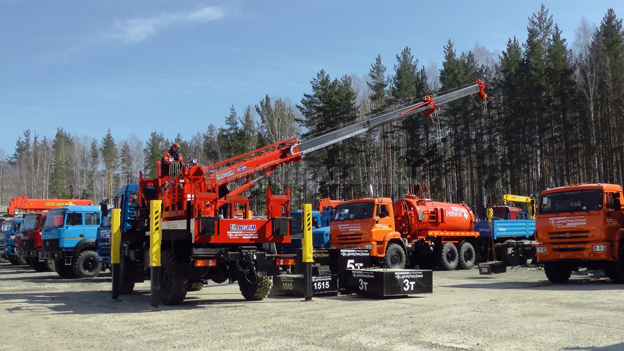Бурильно-крановая машина Камаз 43502-45 с буром и КМУ Kanglim KDC 5600