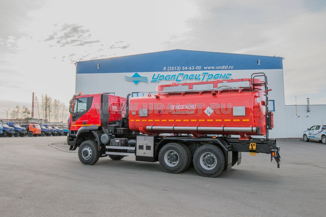 Автоцистерна АЦ 18 НА IVECO TRAKKER AD380T45W 4300 ММ