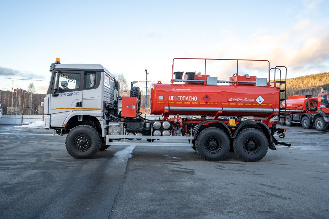  АТЗ-11-2Б УВТ-25, УСТ 5453 SHACMAN (ШАКМАН) SX32586V385 6х6, 14R20, КБ 4575мм.