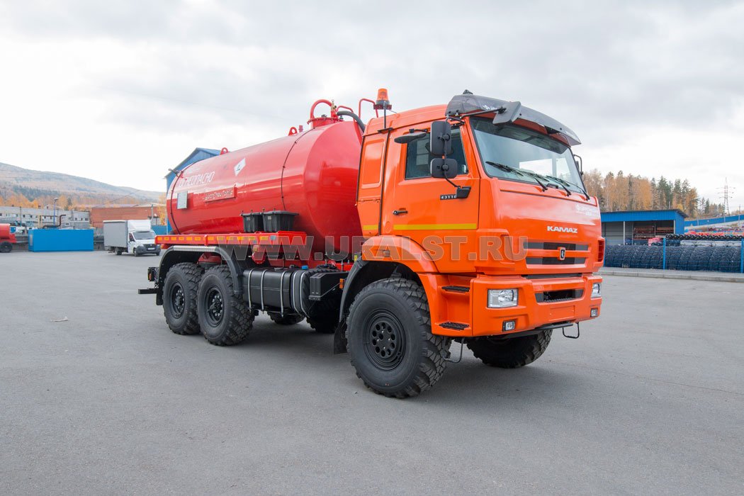 Автоцистерна АКН-10T КО УСТ 5453 Камаз 43118-50 термос, сп.м., доработка под ДОПОГ, ревизионный люк