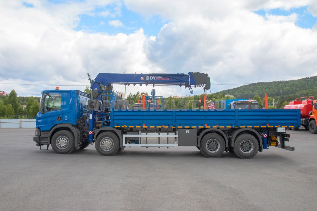 Бортовой автомобиль с КМУ DongYang 2037 Scania 8x4