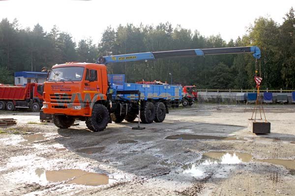 Бортовой автомобиль с КМУ ИТ-80