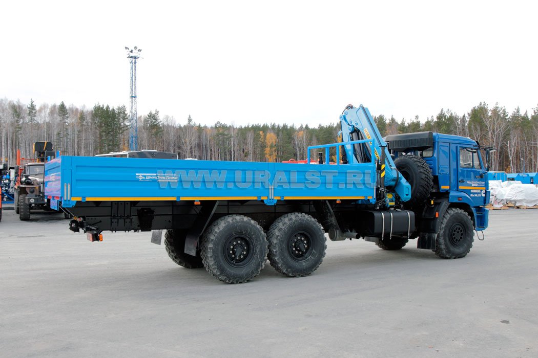 Автомобиль бортовой Камаз 43118 (Cummins) с краном-манипулятором ИМ-180