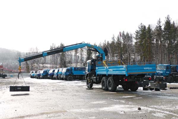 Автомобиль бортовой Камаз 43118 с КМУ