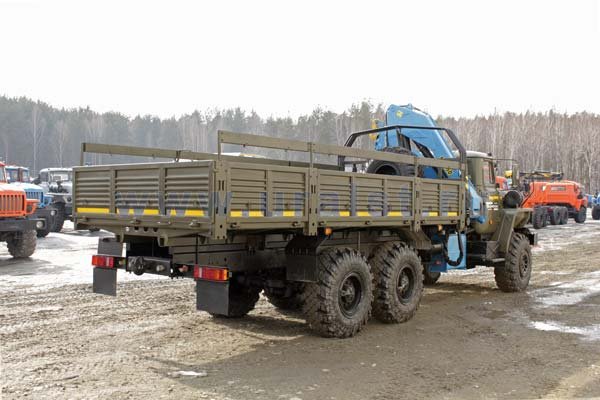 Бортовой Урал с КМУ ИМ-150