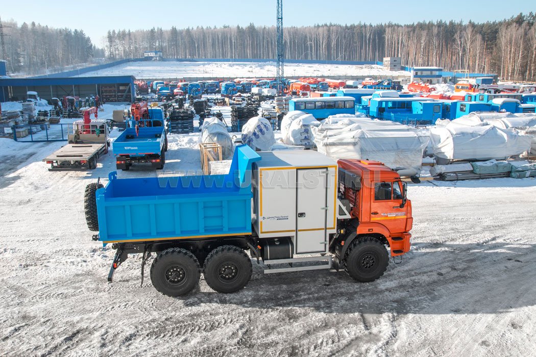 Самосвал Камаз 43118-46 УСТ-5453 с кузовом-фургоном