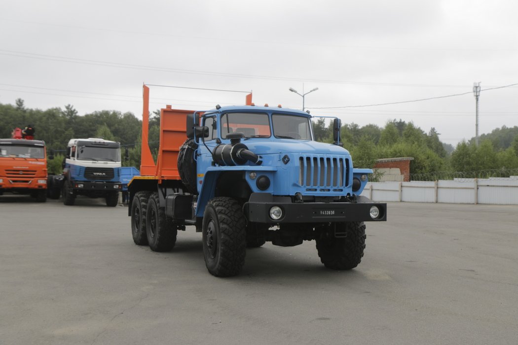 Лесовоз Урал